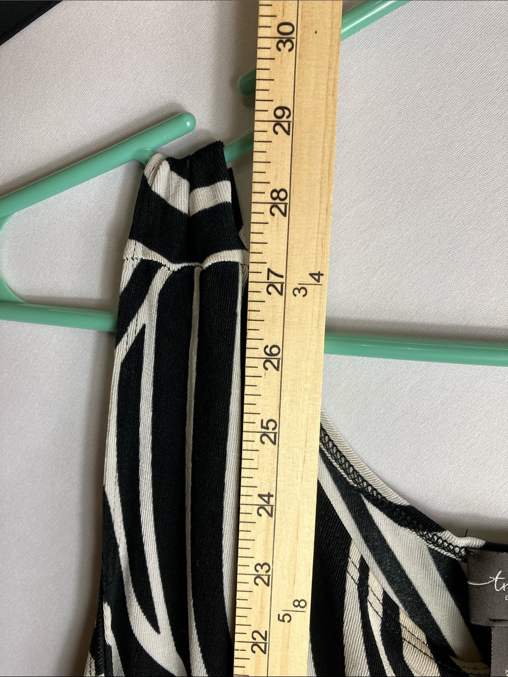 Trendy Zebra-Stripe Sleeveless Tank Top - Anacara - Black & White - Picture 4 of 7